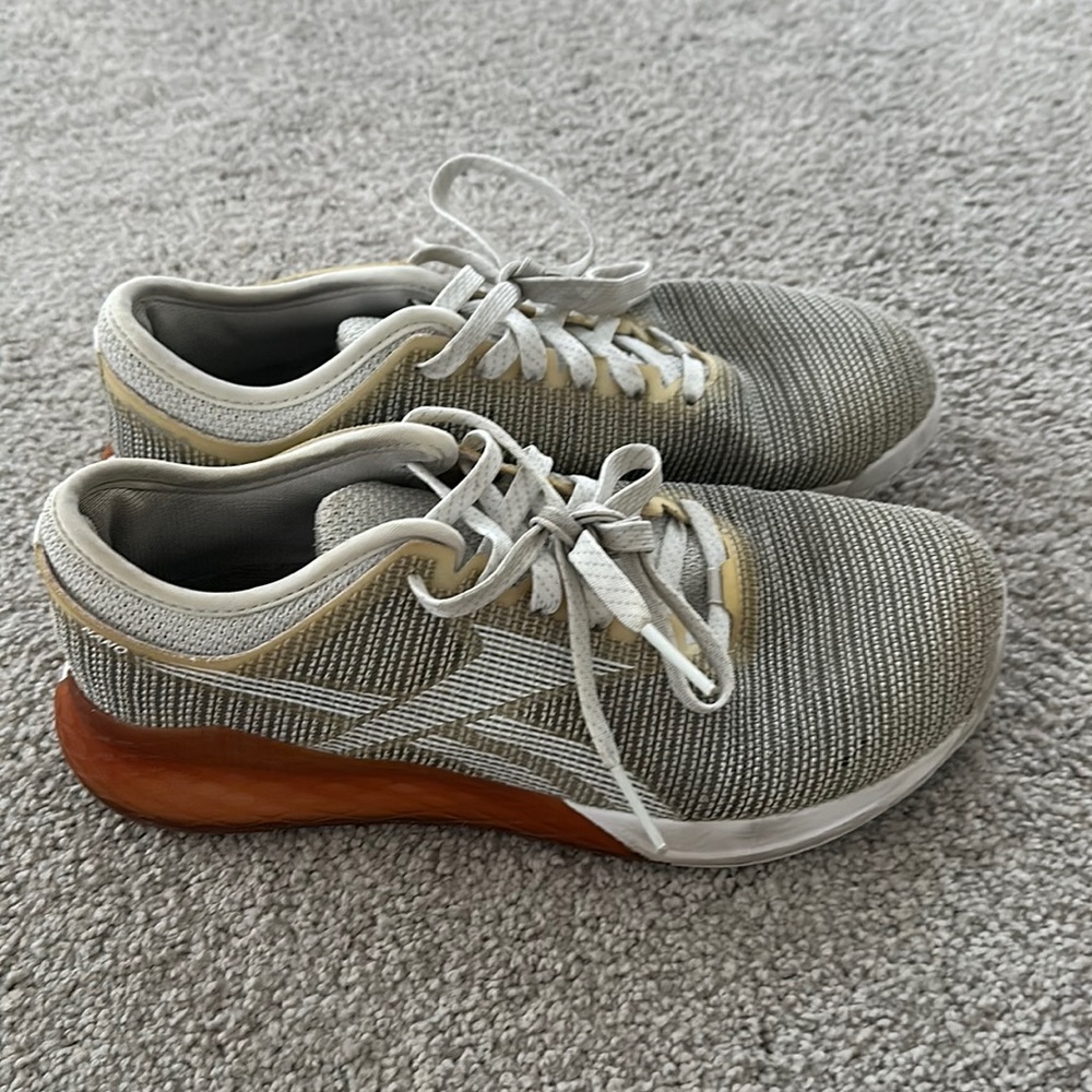 Reebok Nanos Woman’s size 9